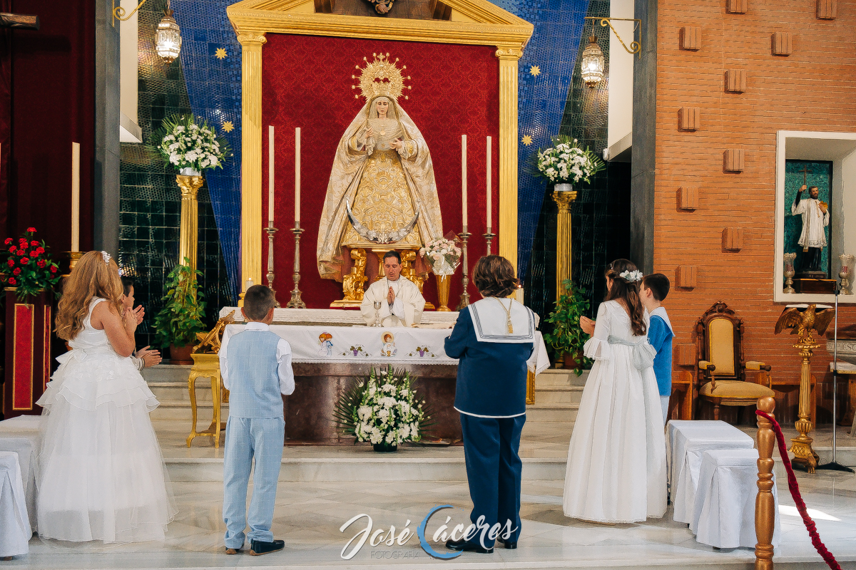 Fotografia de comunion en Iglesia de la Vid